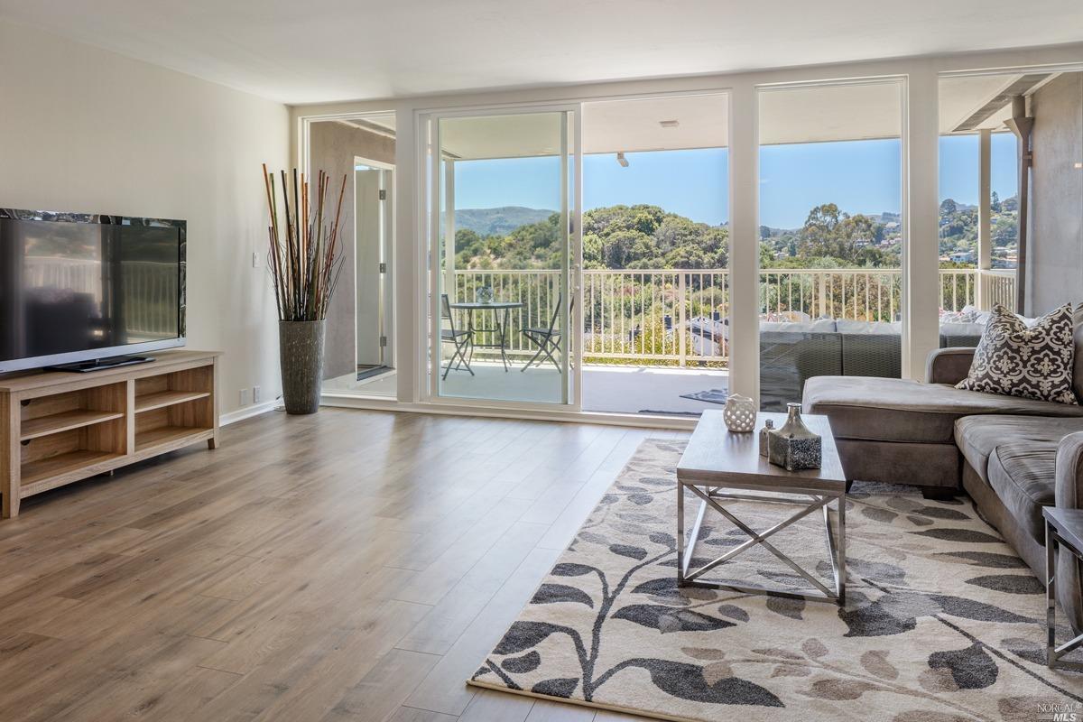32 Andrew Drive - Photo 1