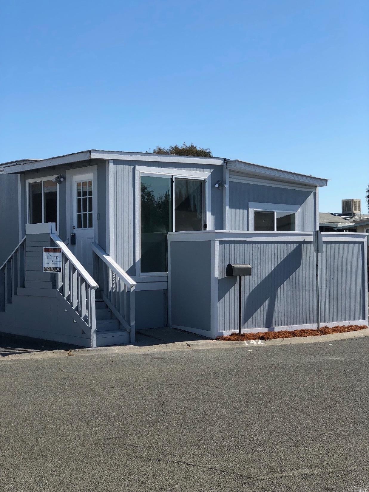 142 Goldenrod Street - Photo 1