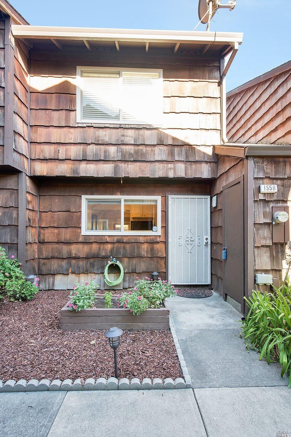 1558 Parkway Drive - Photo 1