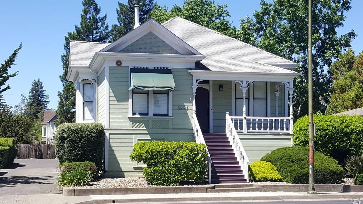 1921 Jefferson Street - Photo 1
