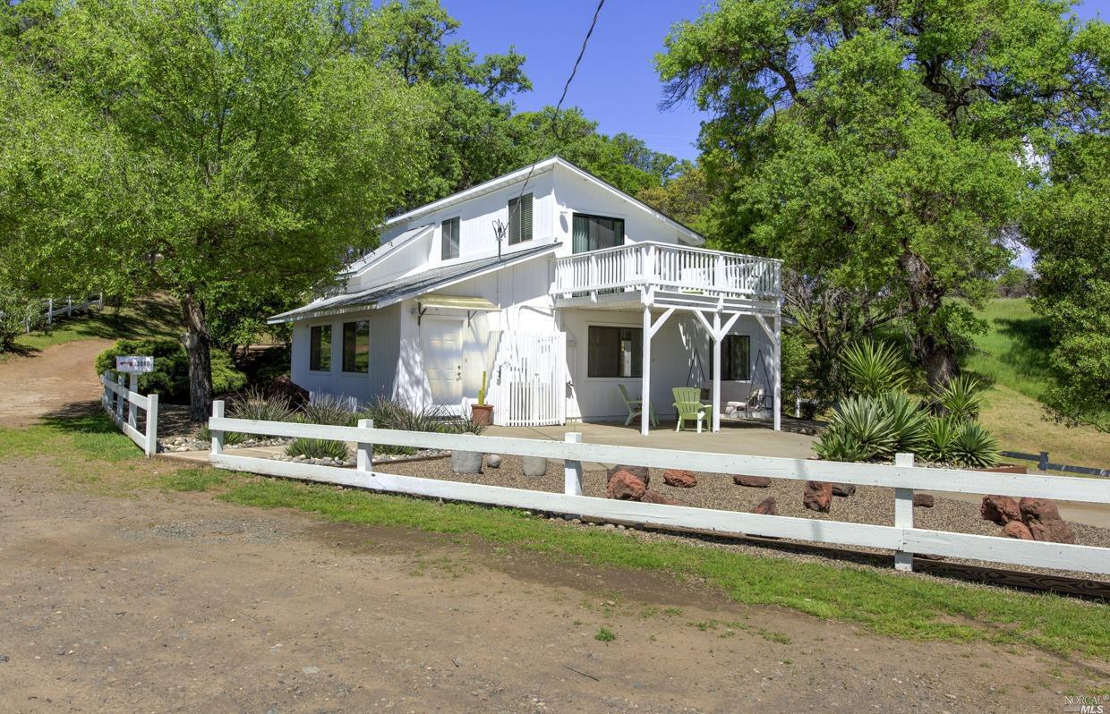 3060 Oak Crest Drive - Photo 1