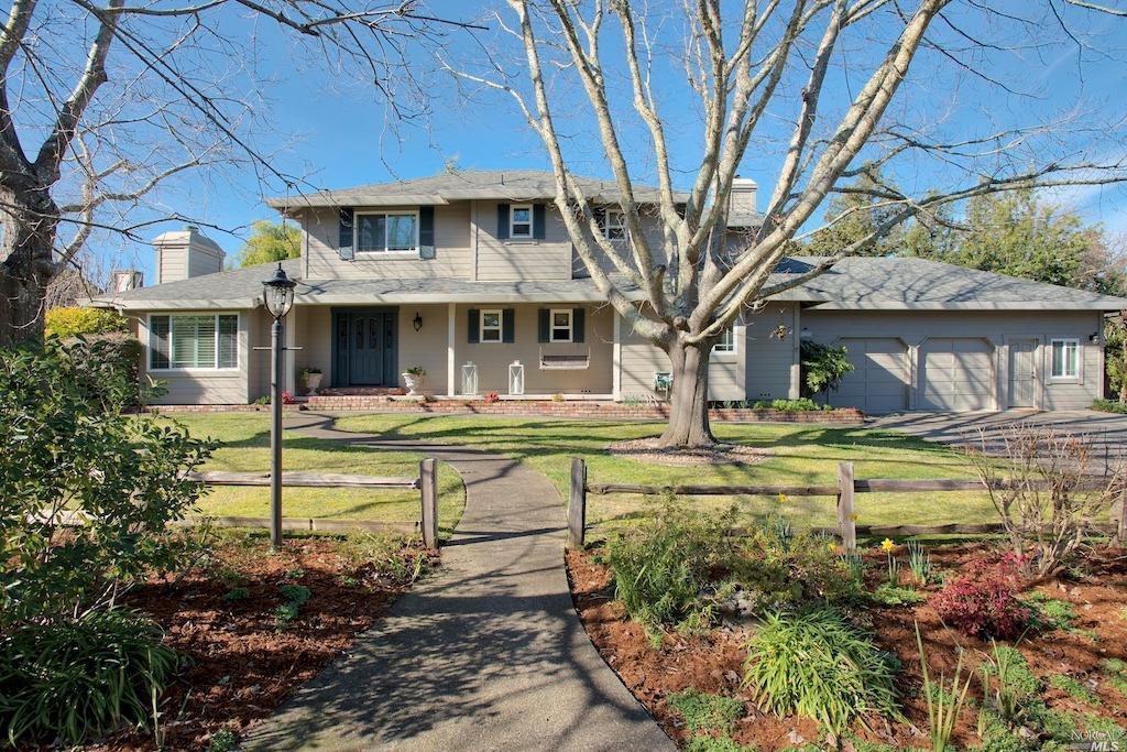 15 Tree Lane - Photo 1