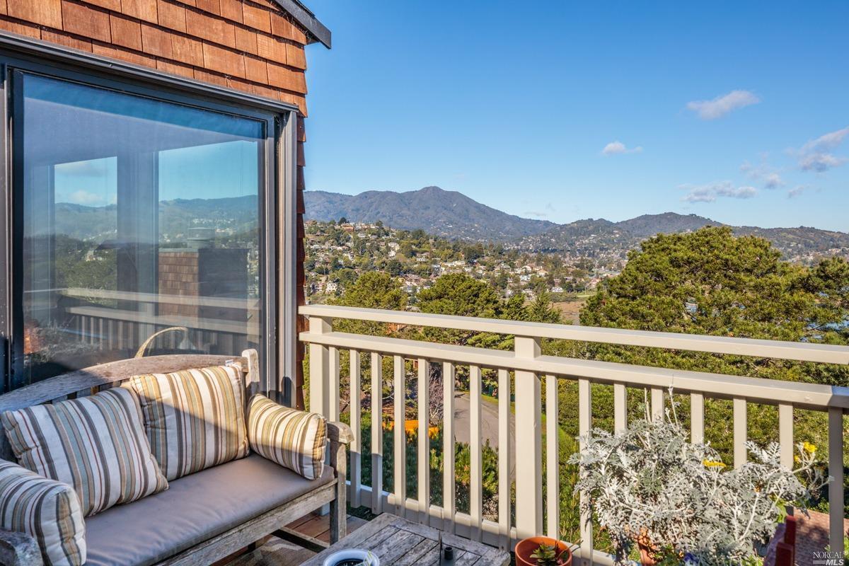 464 Headlands Court - Photo 1