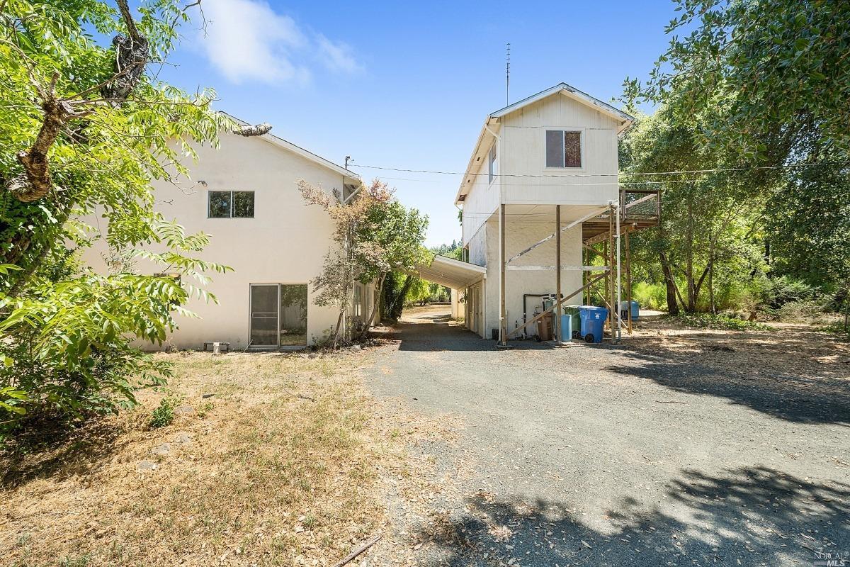 720 Sunnyside Lane - Photo 1