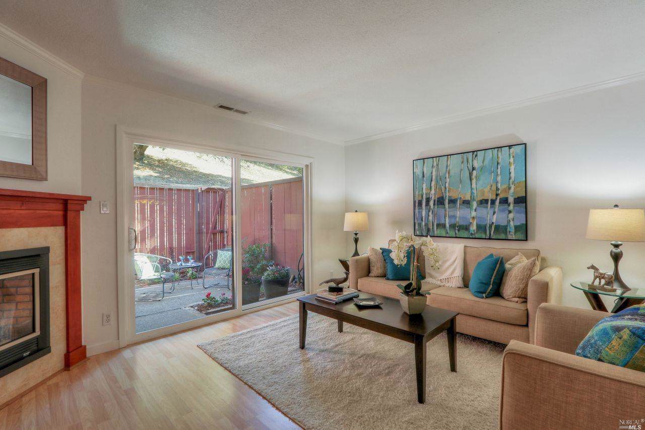24 Deuce Court - Photo 1