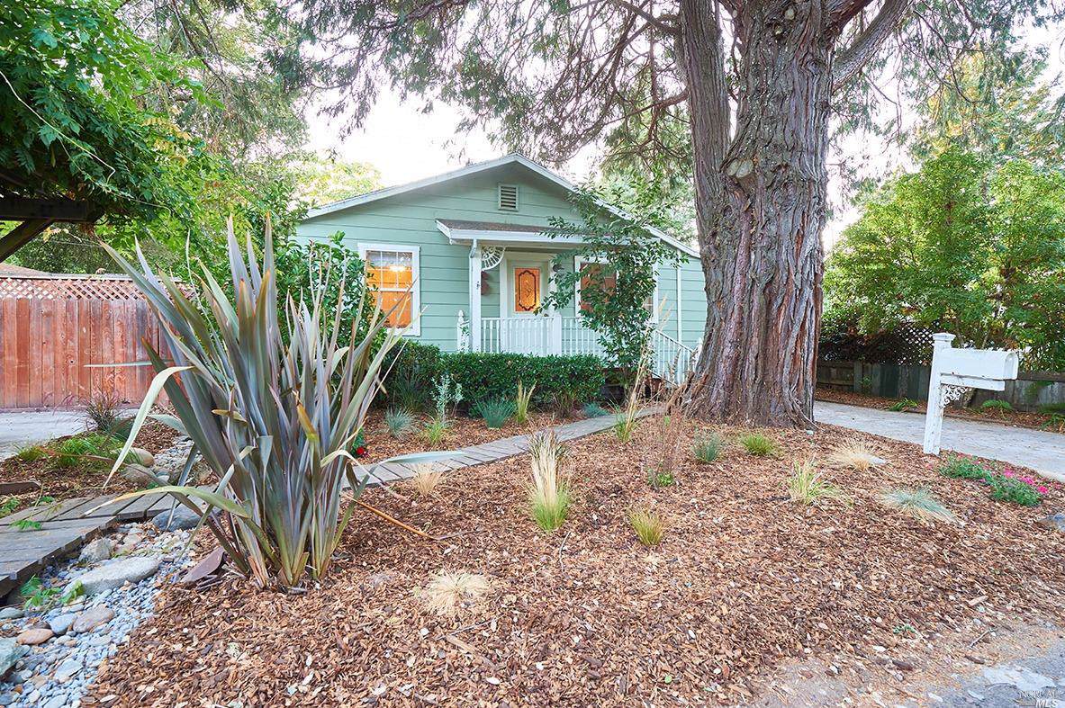 562 Live Oak Avenue - Photo 1