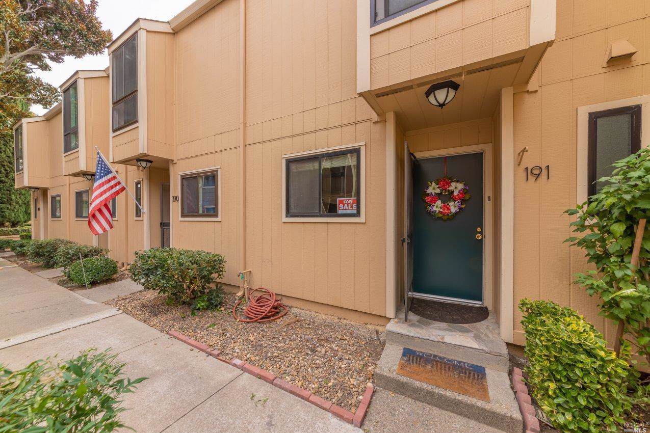 9005 Alcosta Boulevard - Photo 1