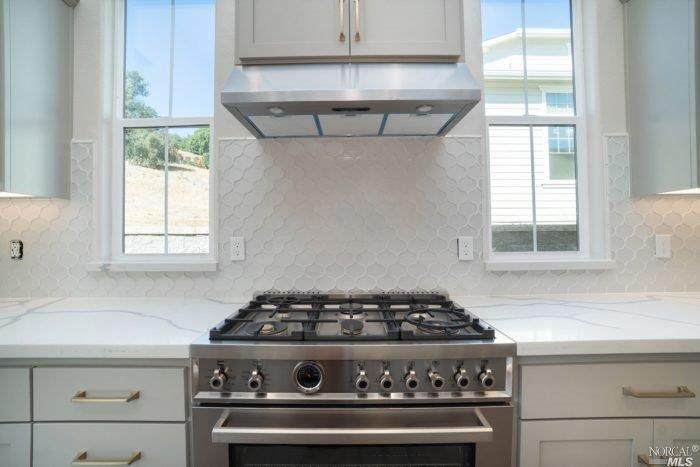 6 Oak Knoll Court - Photo 1 6 Oak Knoll Court - Photo 1