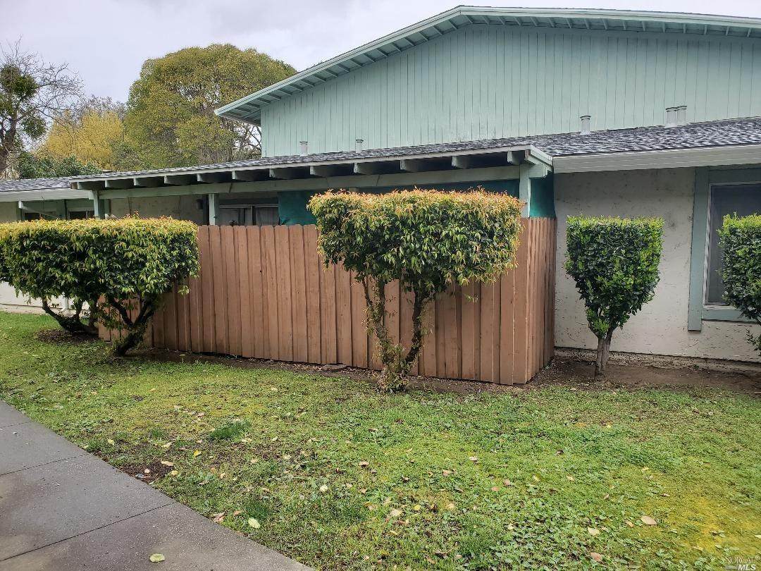1625 Park Lane - Photo 1