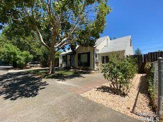 154 Gardens Avenue - Photo 1