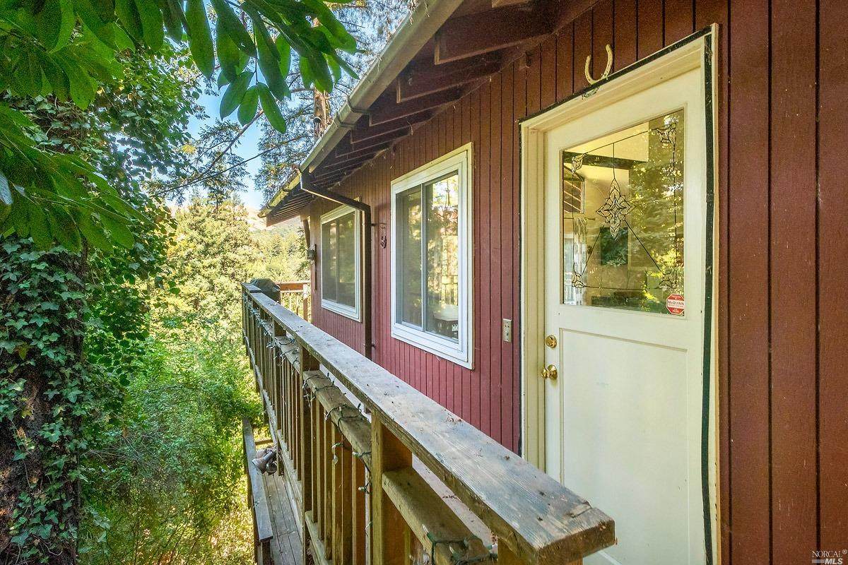 126 Redwood Drive - Photo 1