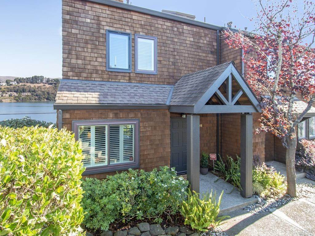 228 Donahue Street - Photo 1