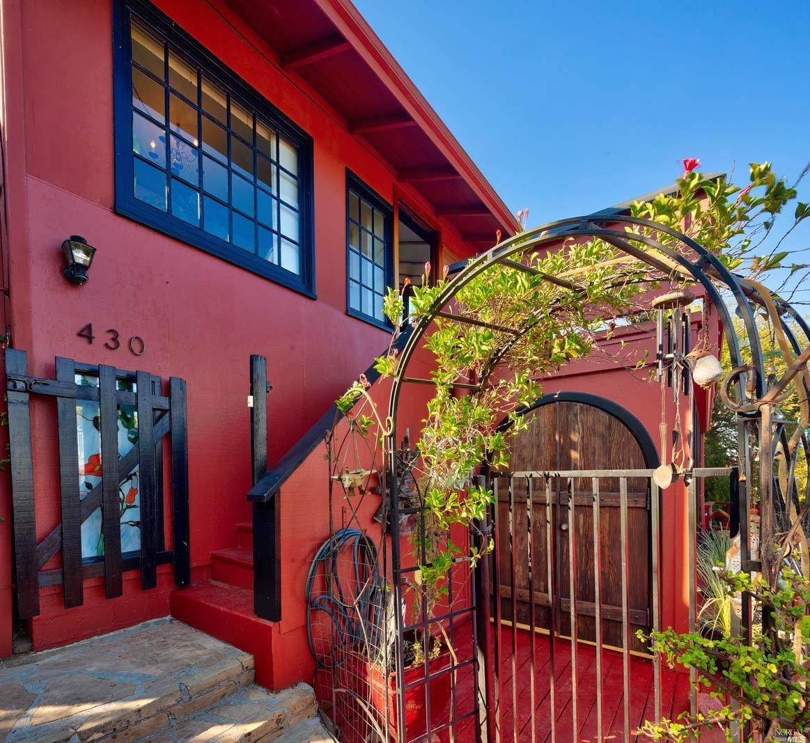 430 Redwood Avenue - Photo 1