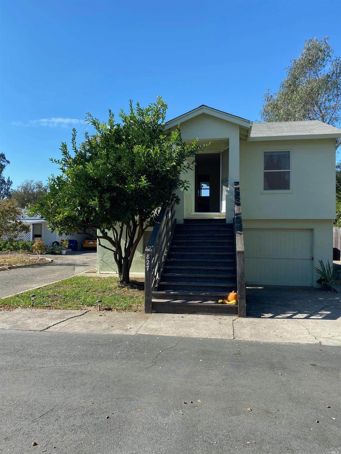 827 Healdsburg Avenue - Photo 1