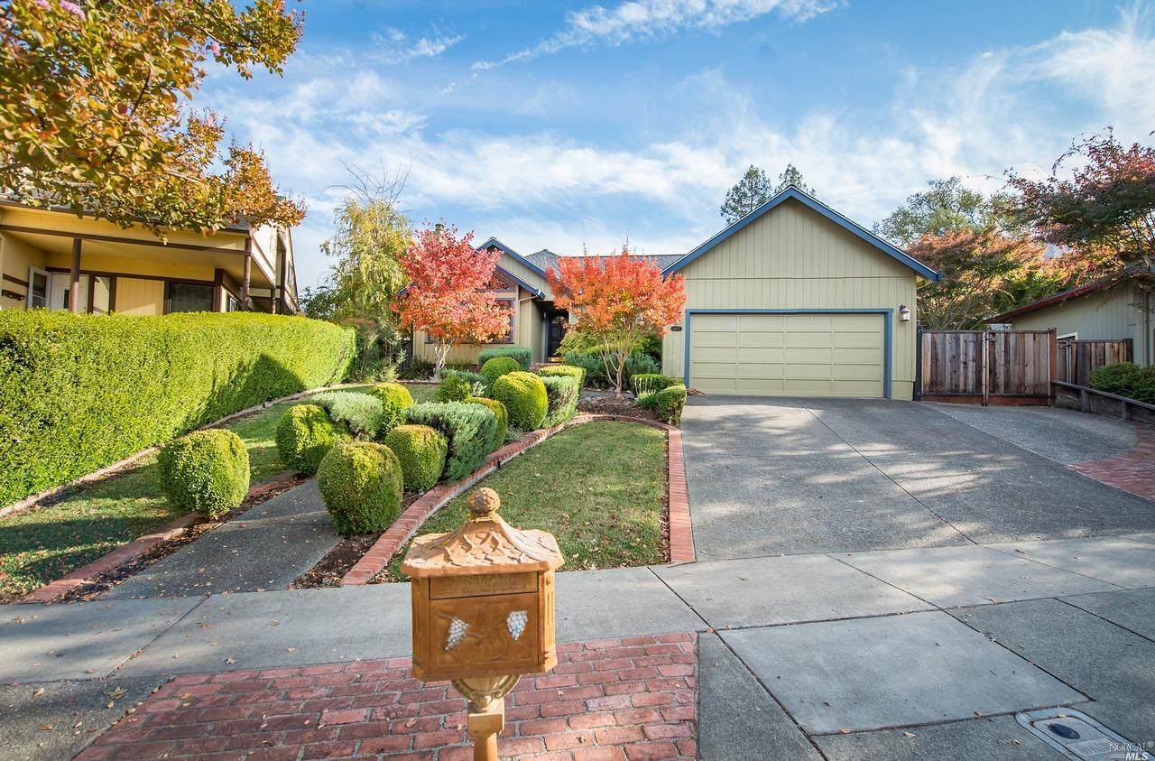 4877 Parktrail Drive - Photo 1