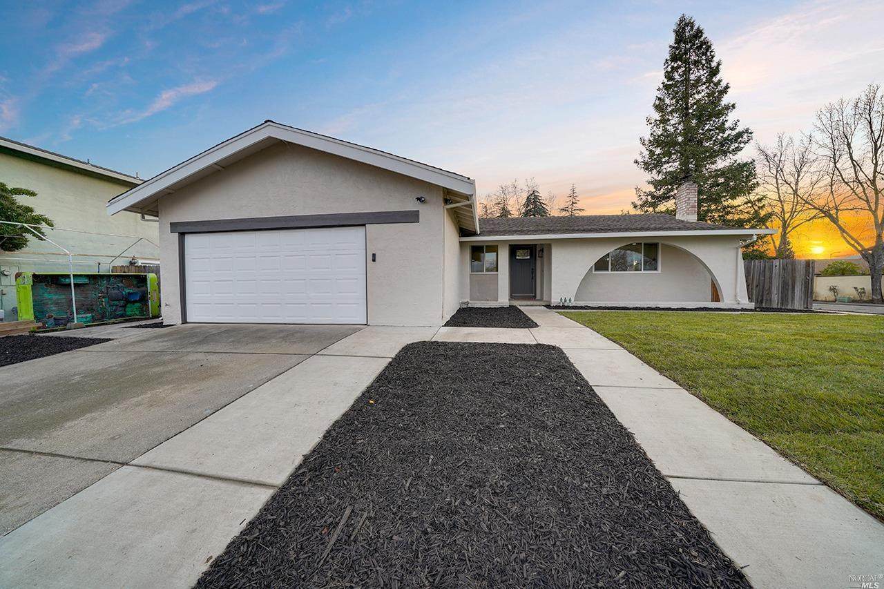 414 Evergreen Drive - Photo 1