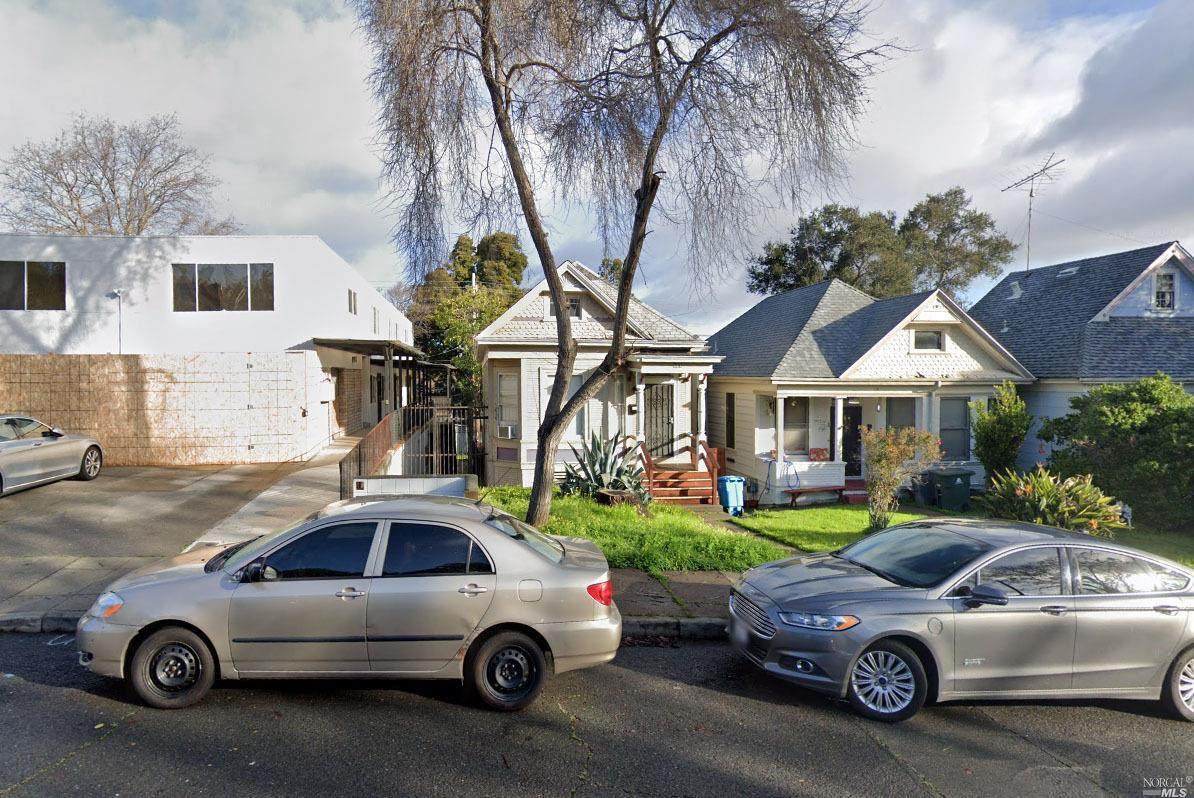 922 Kentucky Street - Photo 1