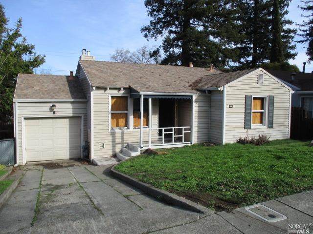 748 Laurel Street - Photo 1