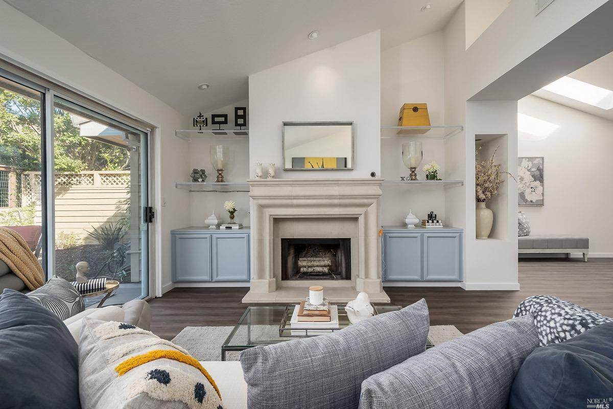 17 Peacock Court - Photo 1