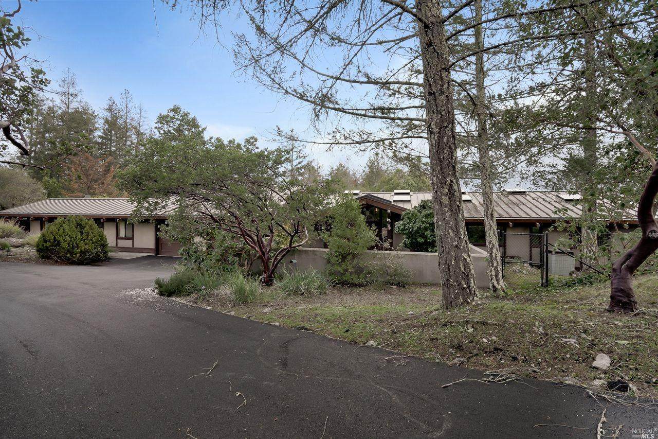 1430 White Oak Drive - Photo 1