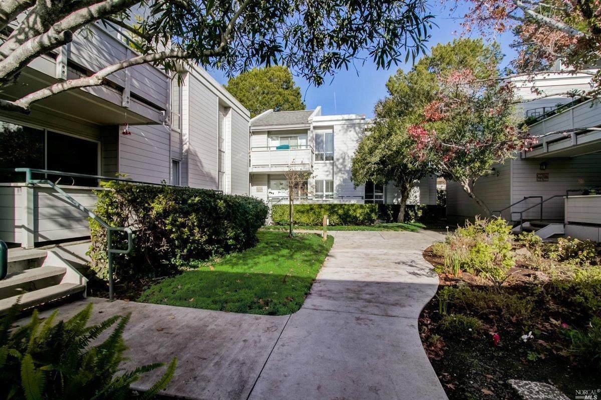 376 Larkspur Plaza Drive - Photo 1