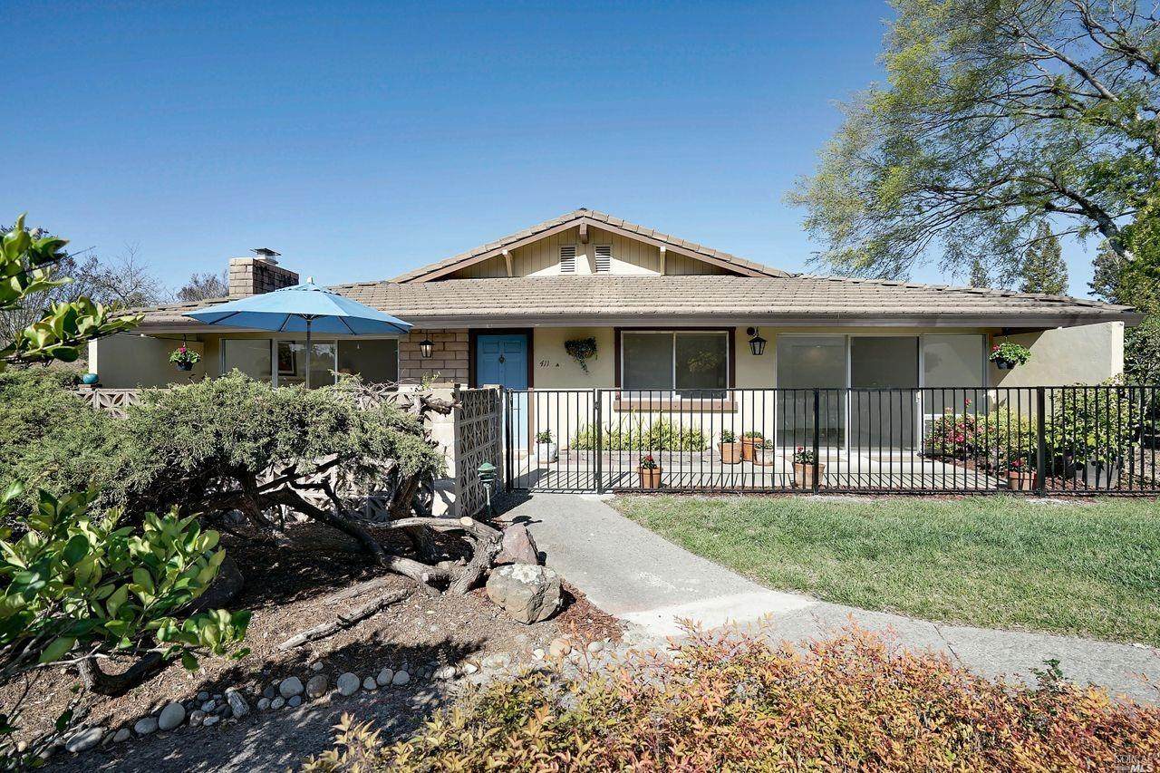 411 Las Casitas - Photo 1