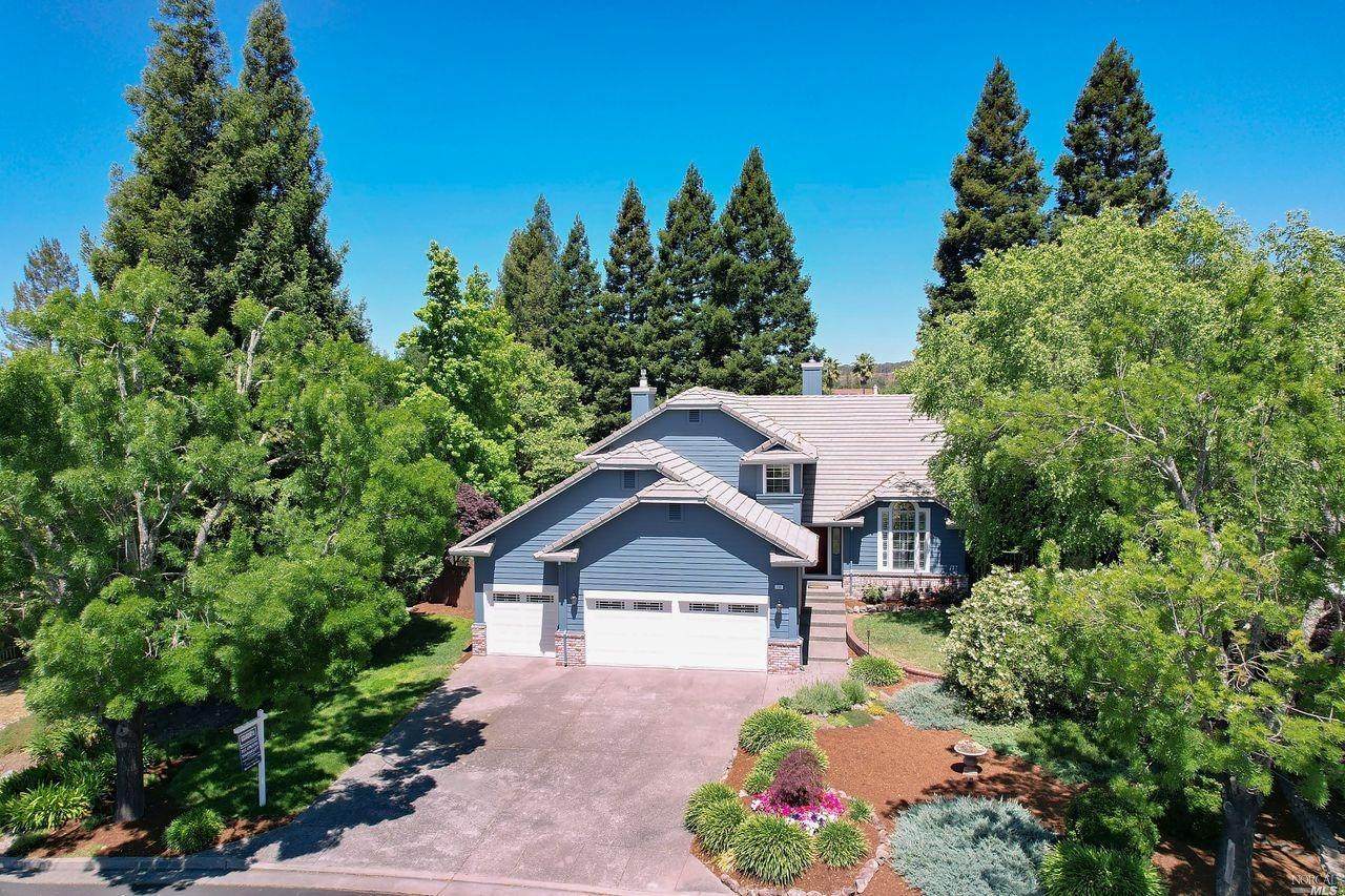 132 Vinecrest Circle - Photo 1
