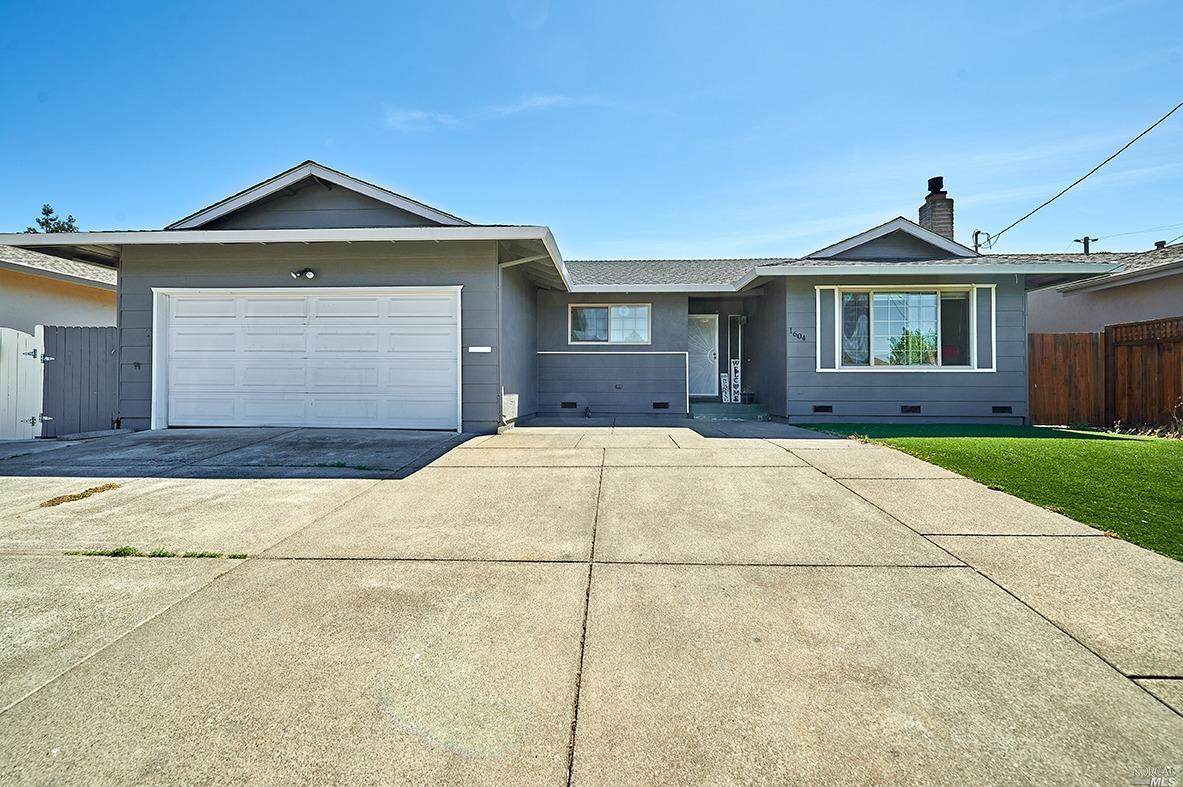 1604 Lang Court - Photo 1