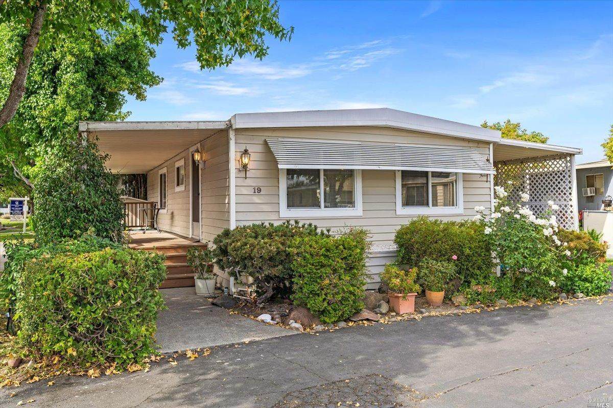 19 Oakwood - Photo 1