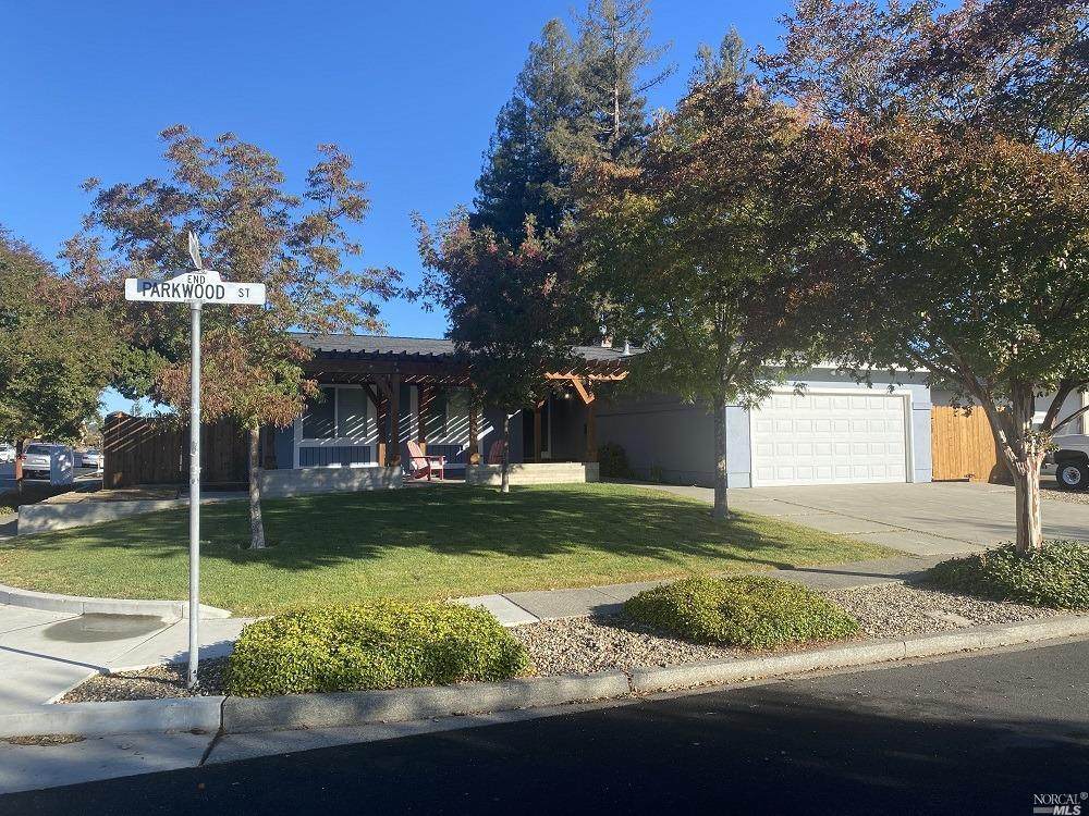 1570 Parkwood Street - Photo 1