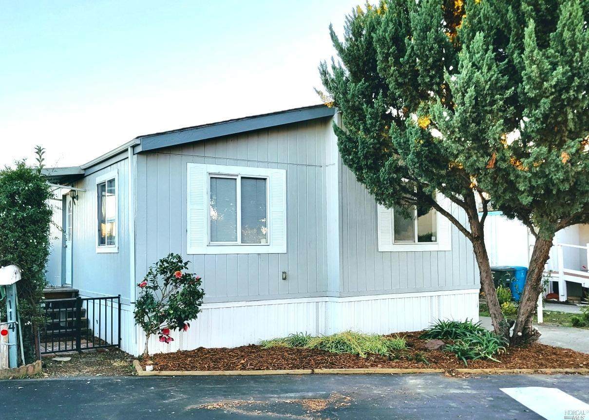 114 Coachman Lane - Photo 1