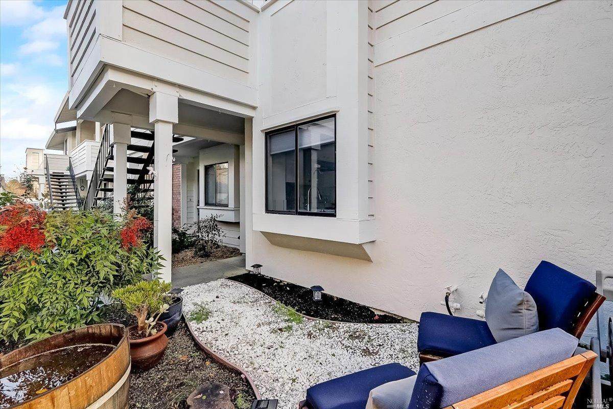 13 Picadilly Court - Photo 1
