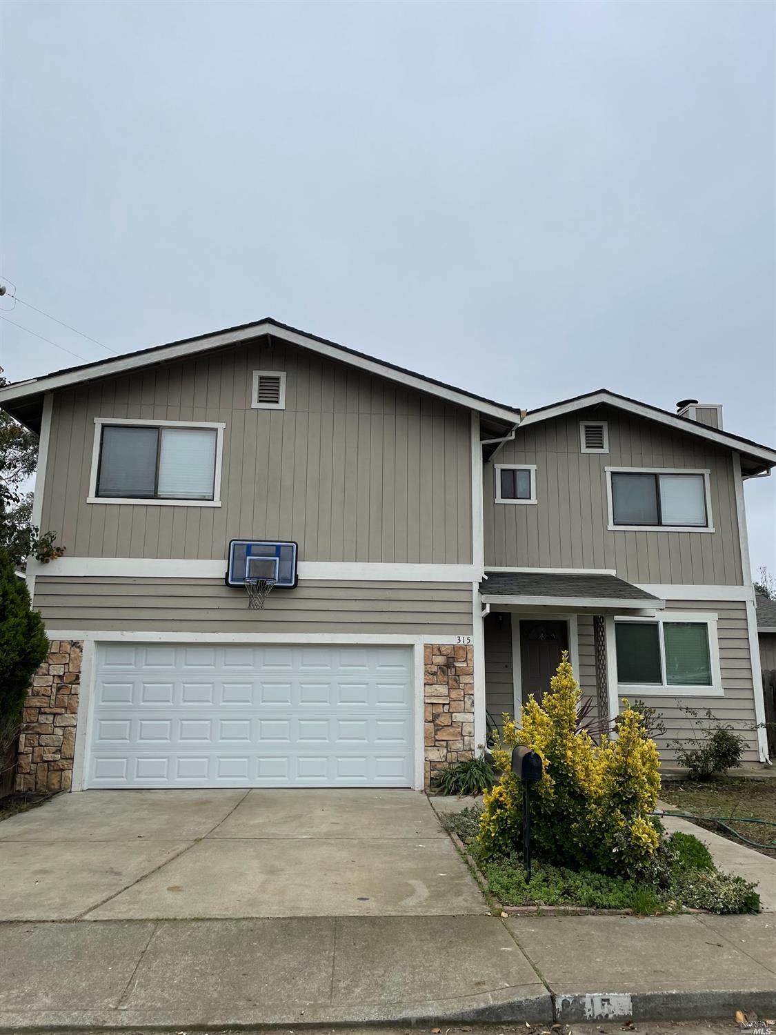 315 Greenfield Avenue - Photo 1