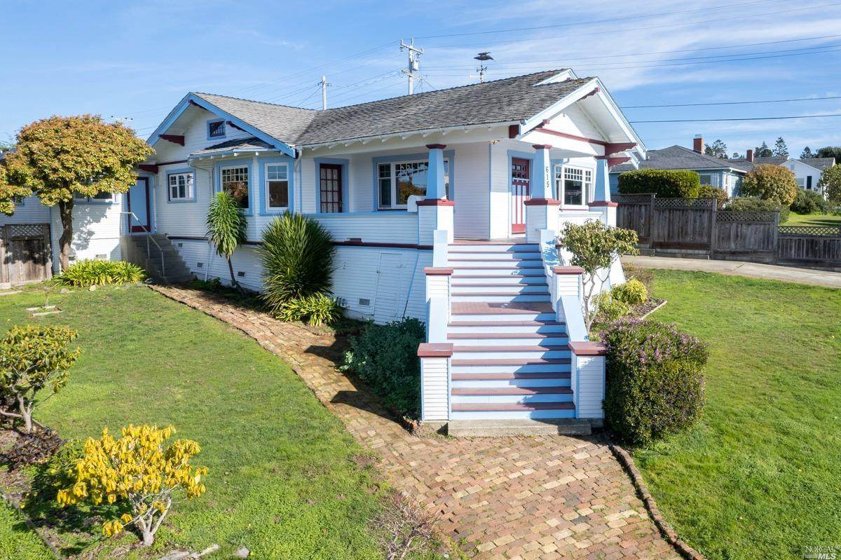 615 Pine Street - Photo 1