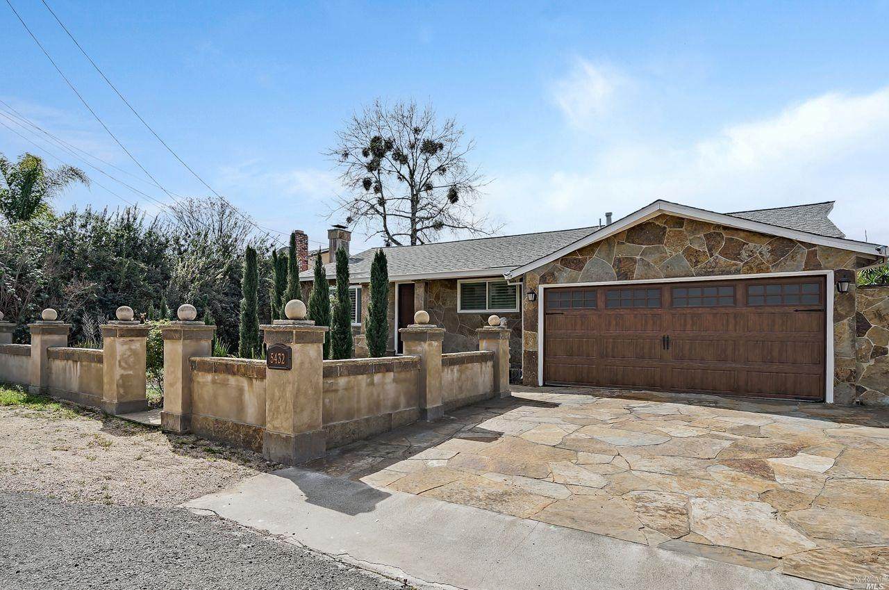 5432 Melita Road - Photo 1