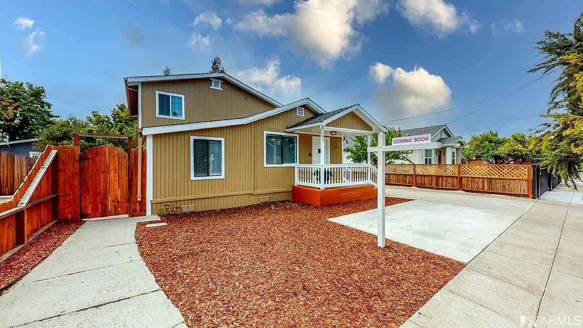 1162 Davis Street - Photo 1