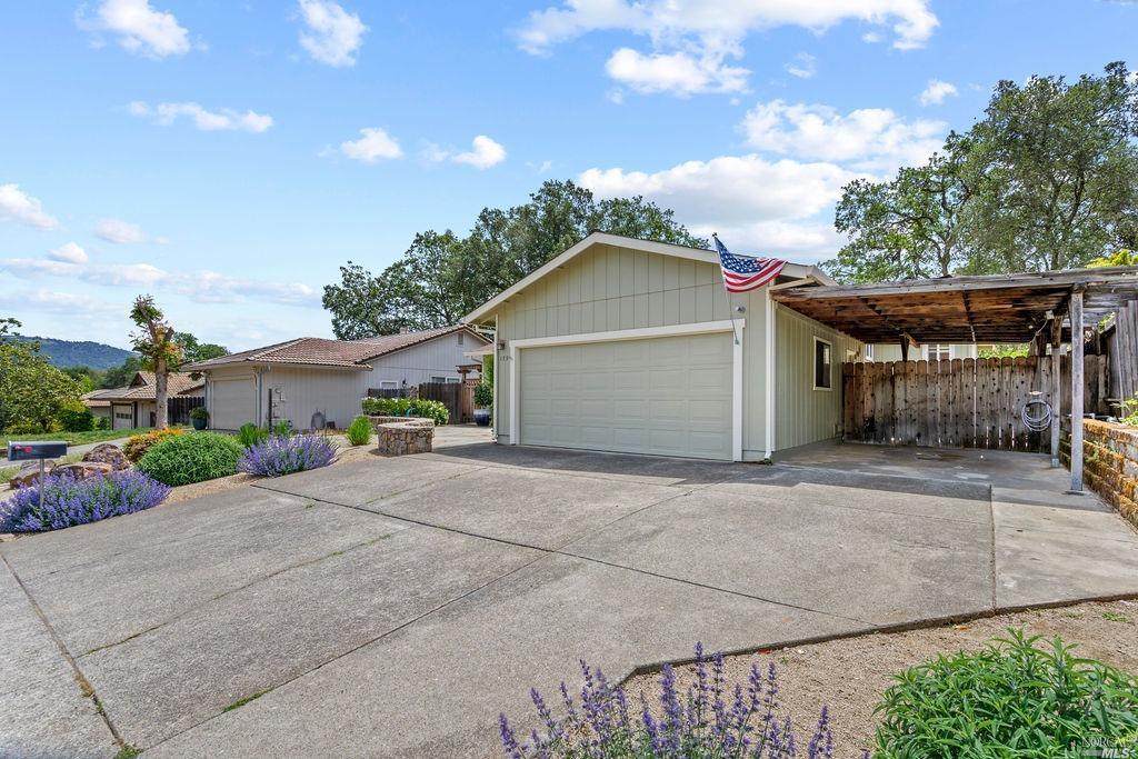 179 Vine Drive - Photo 1