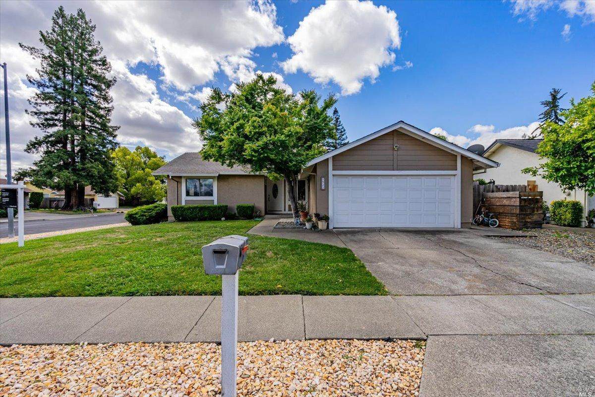 1925 Trinity Way - Photo 1