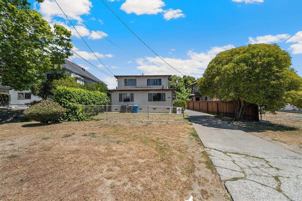 806 5th Street - Photo 1