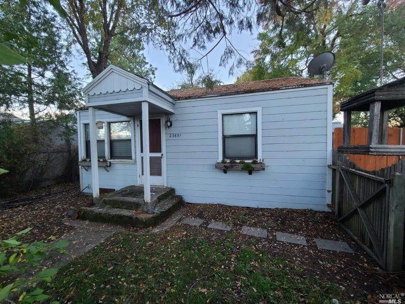 23651 Grange Street - Photo 1