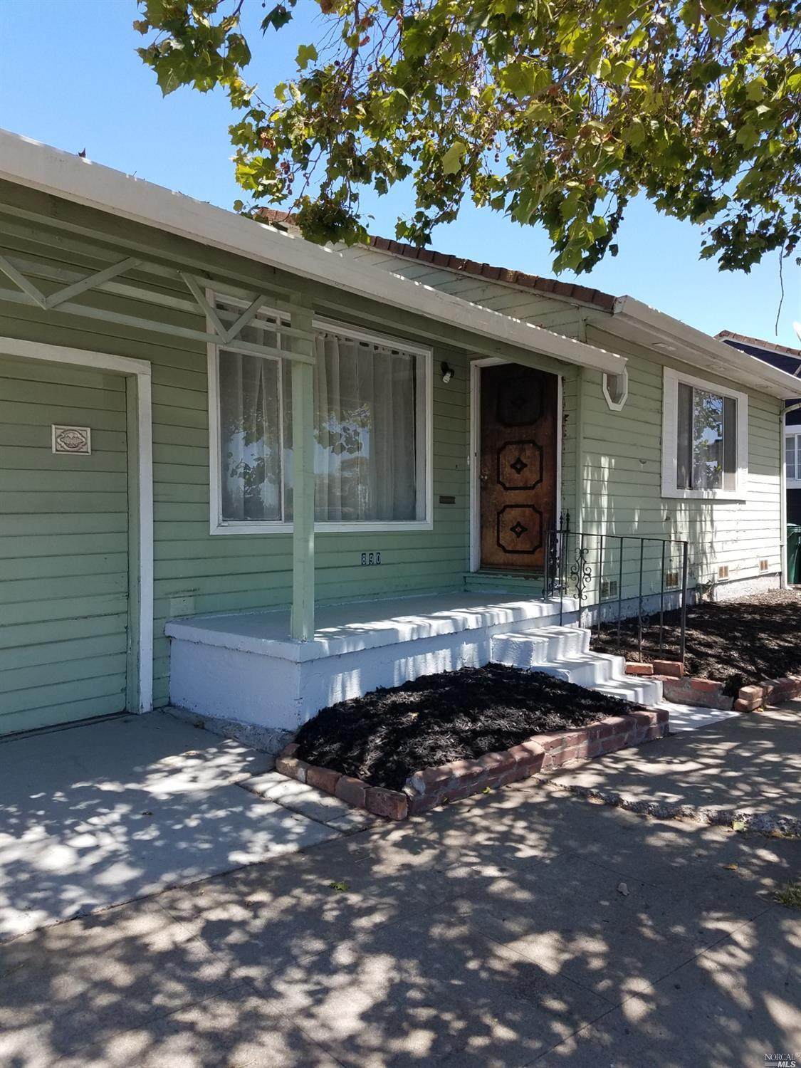 890 Carlson Boulevard - Photo 1