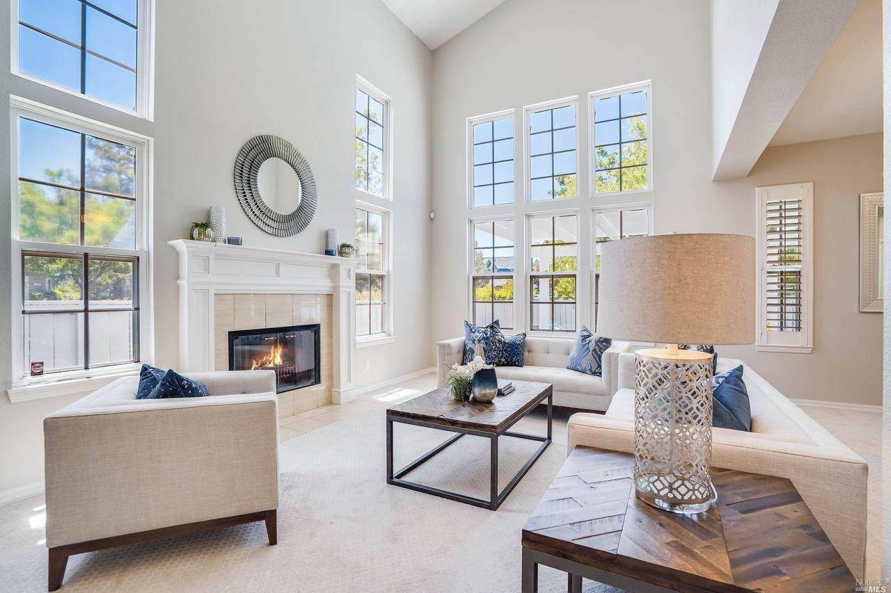 2 Edgewater Court - Photo 1