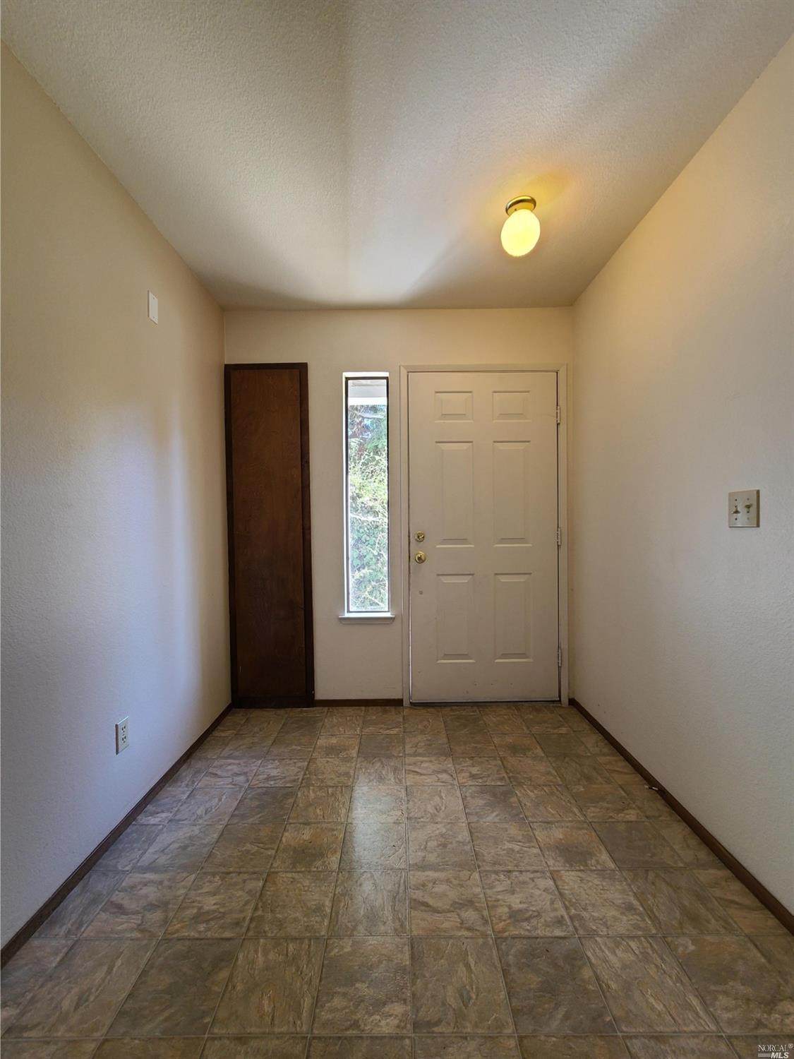 1115 Lincoln Street - Photo 1