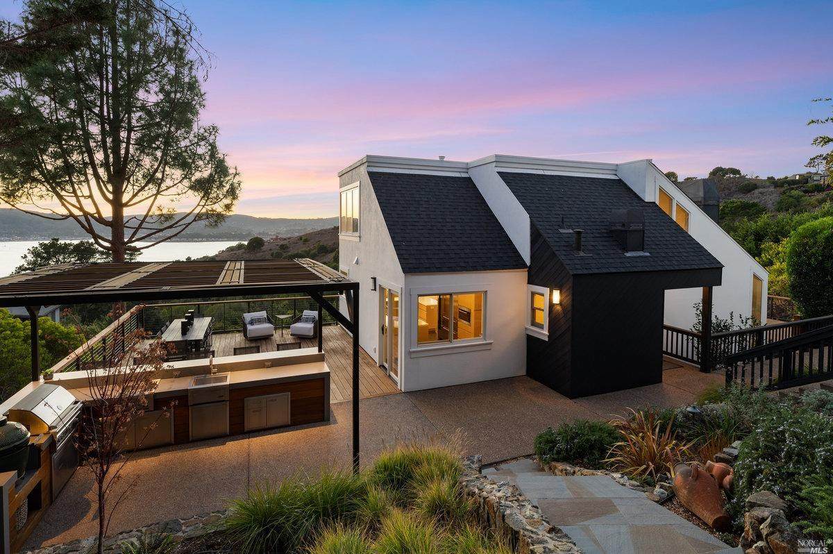 205 Round Hill Road - Photo 1