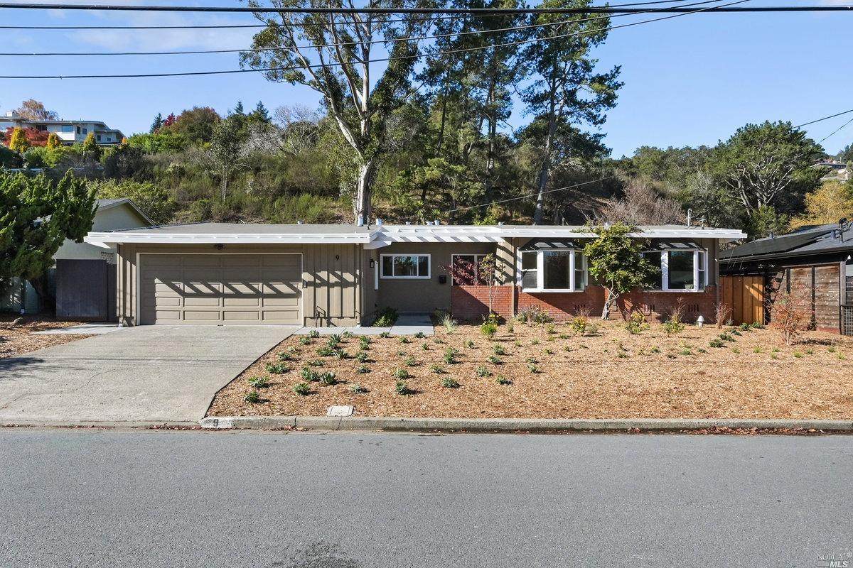 9 Azalea Drive - Photo 1