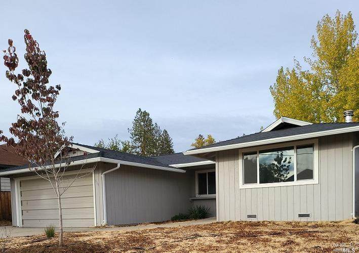 810 North Street - Photo 1