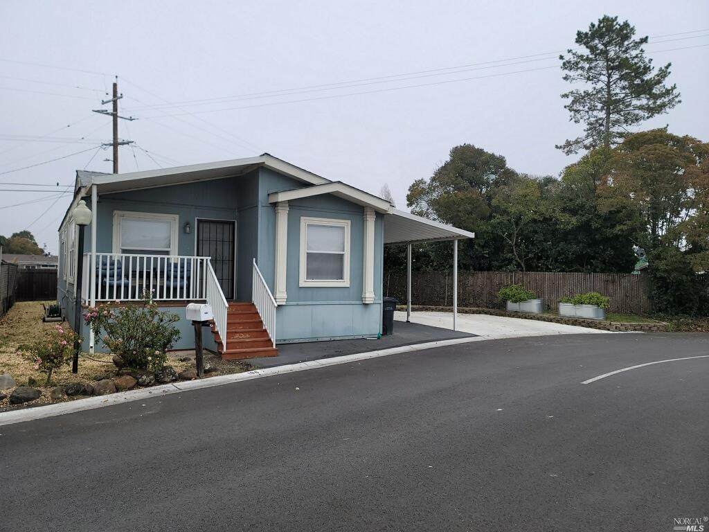 106 Fiesta Lane - Photo 1