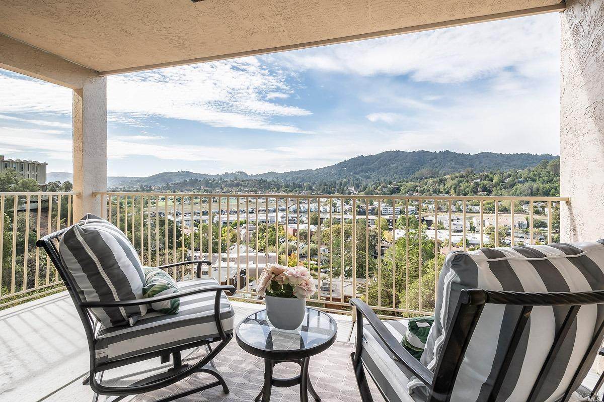 565 Via Casitas - Photo 1