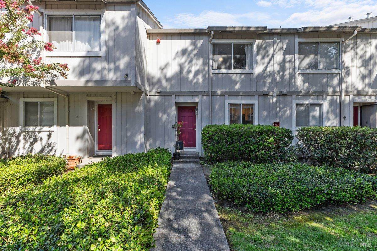 35 Front Street - Photo 1