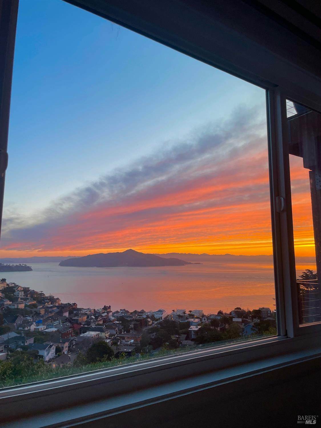 380 Sausalito Boulevard - Photo 1